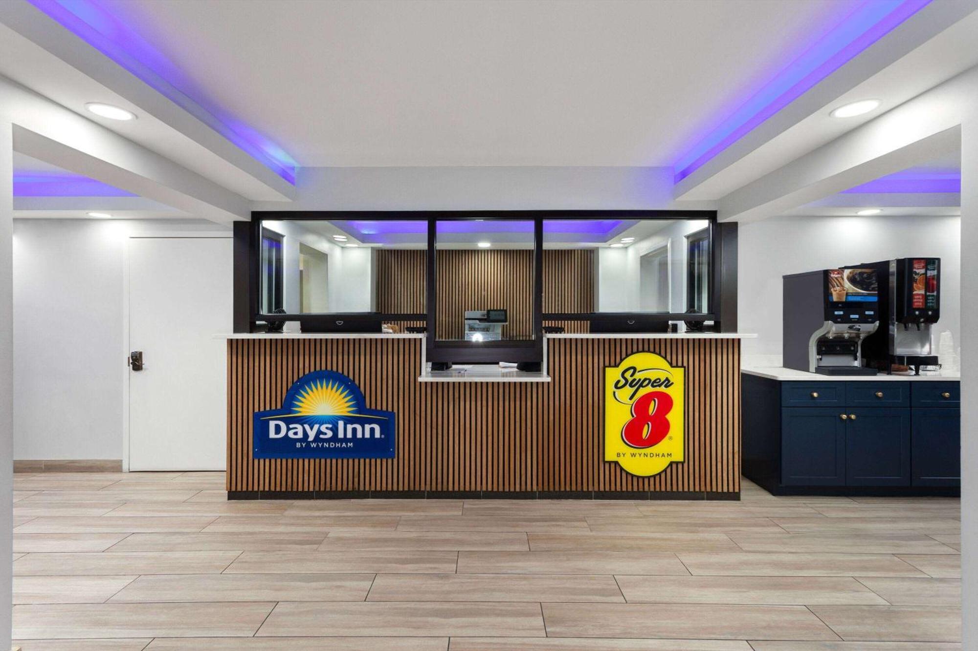 Super 8 By Wyndham Baltimore Northwest Windsor Mill Dış mekan fotoğraf
